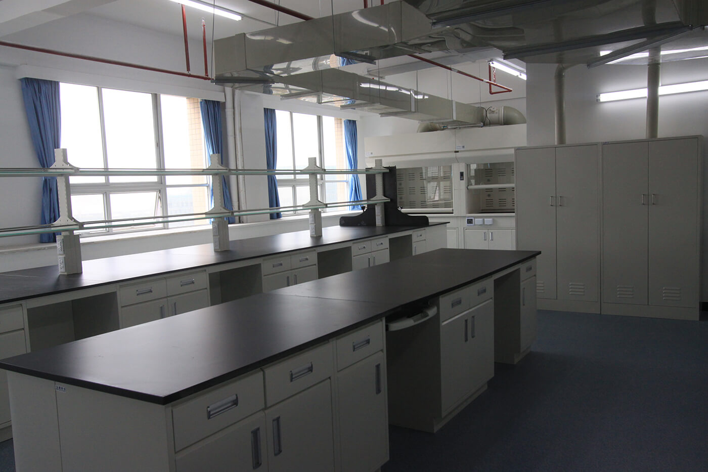 五邑大学德胜楼专用实验室桌台、洁净实验室设备及配套设施采购项目
